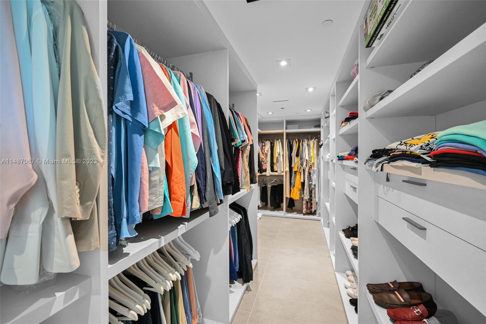 SANTA MARIA CONDO - Residential