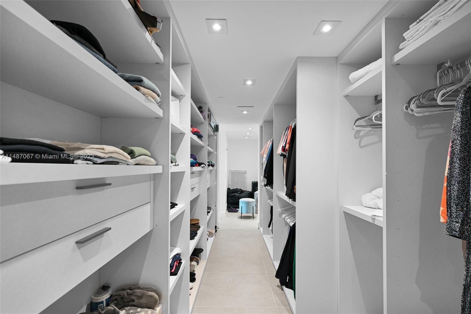 SANTA MARIA CONDO - Residential