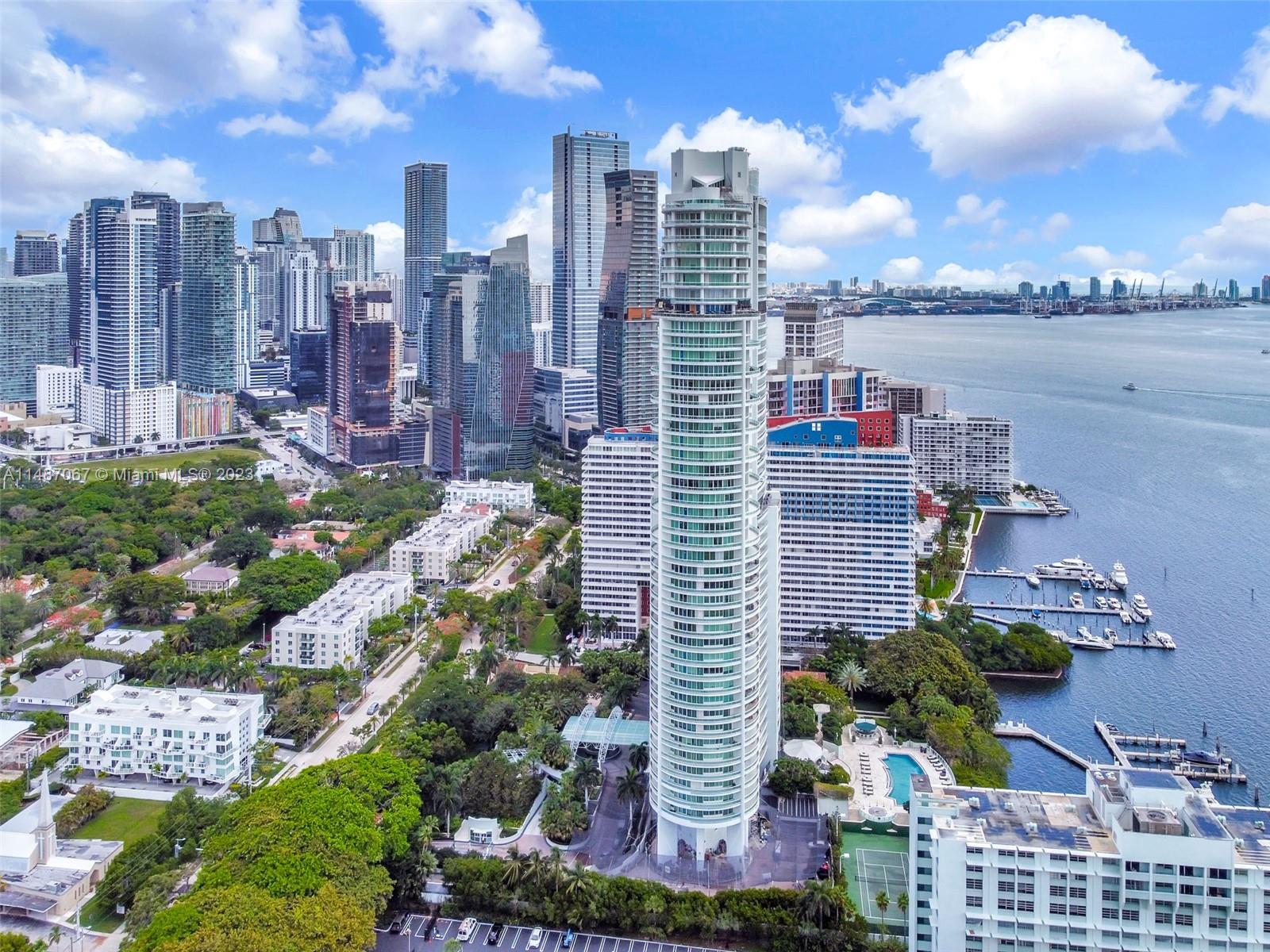 SANTA MARIA CONDO - Residential