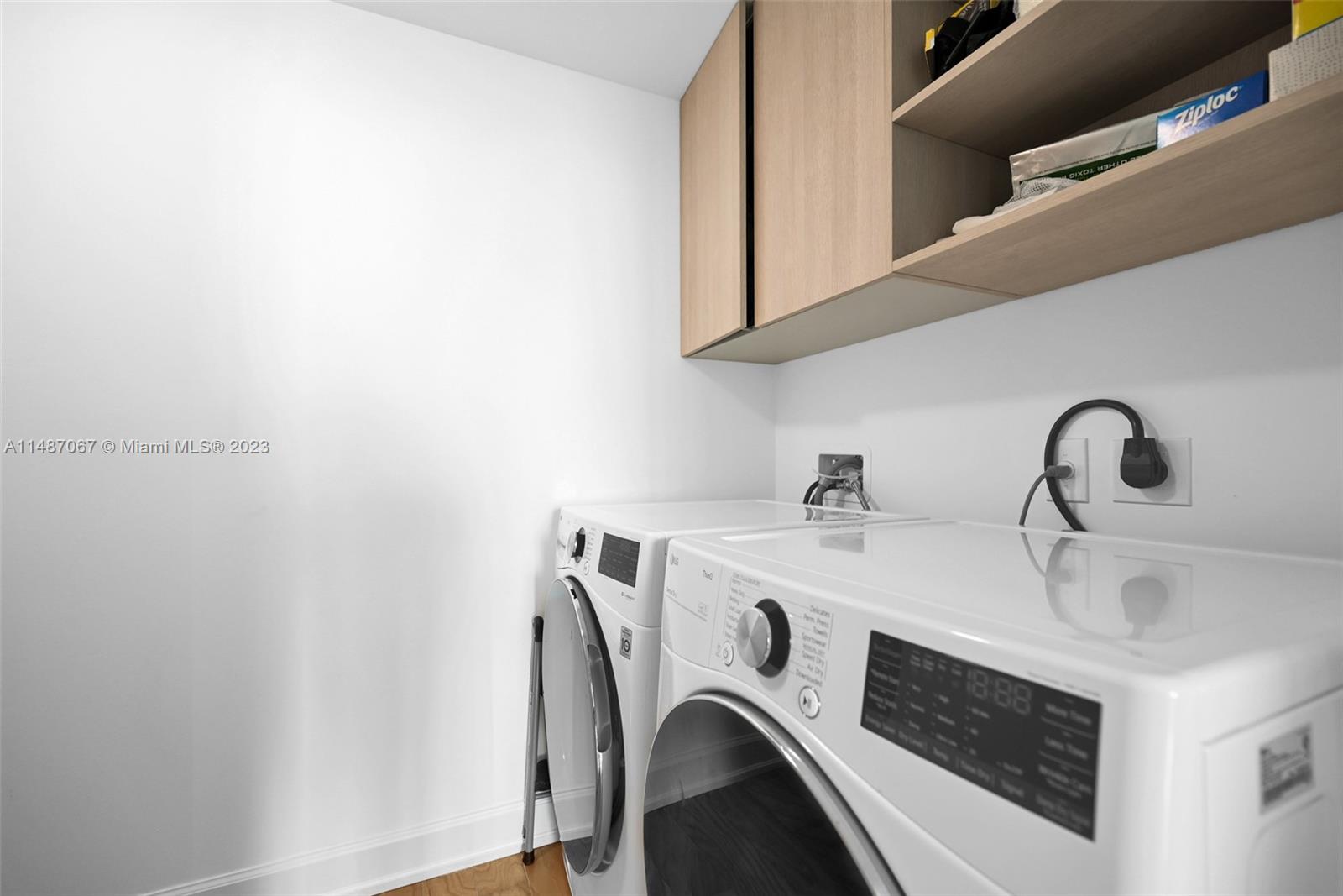 SANTA MARIA CONDO - Residential