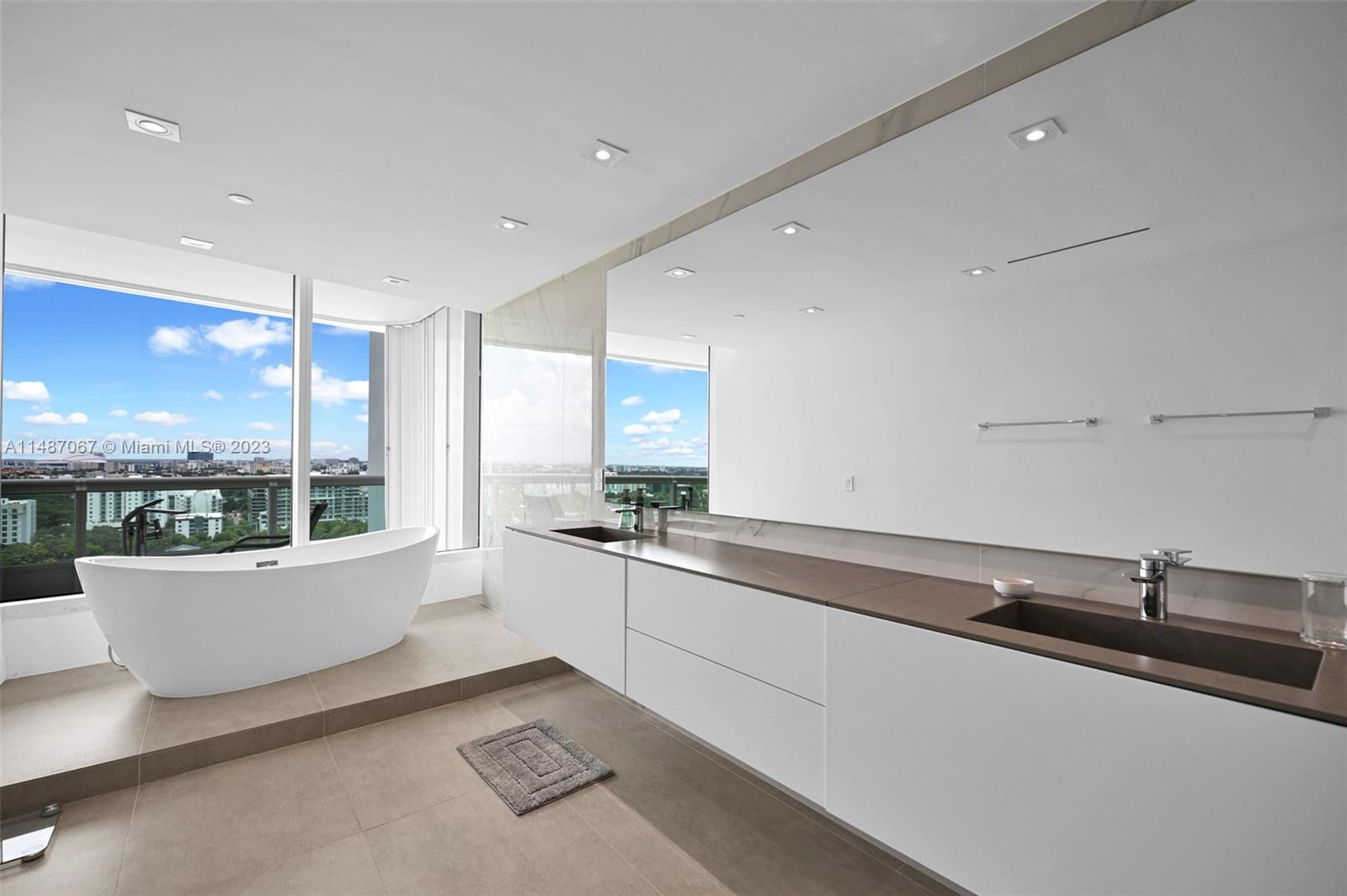 SANTA MARIA CONDO - Residential