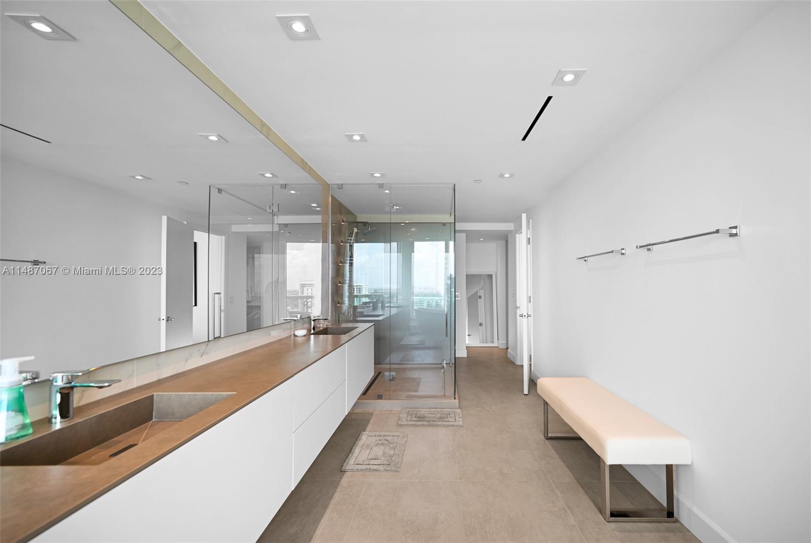 SANTA MARIA CONDO - Residential