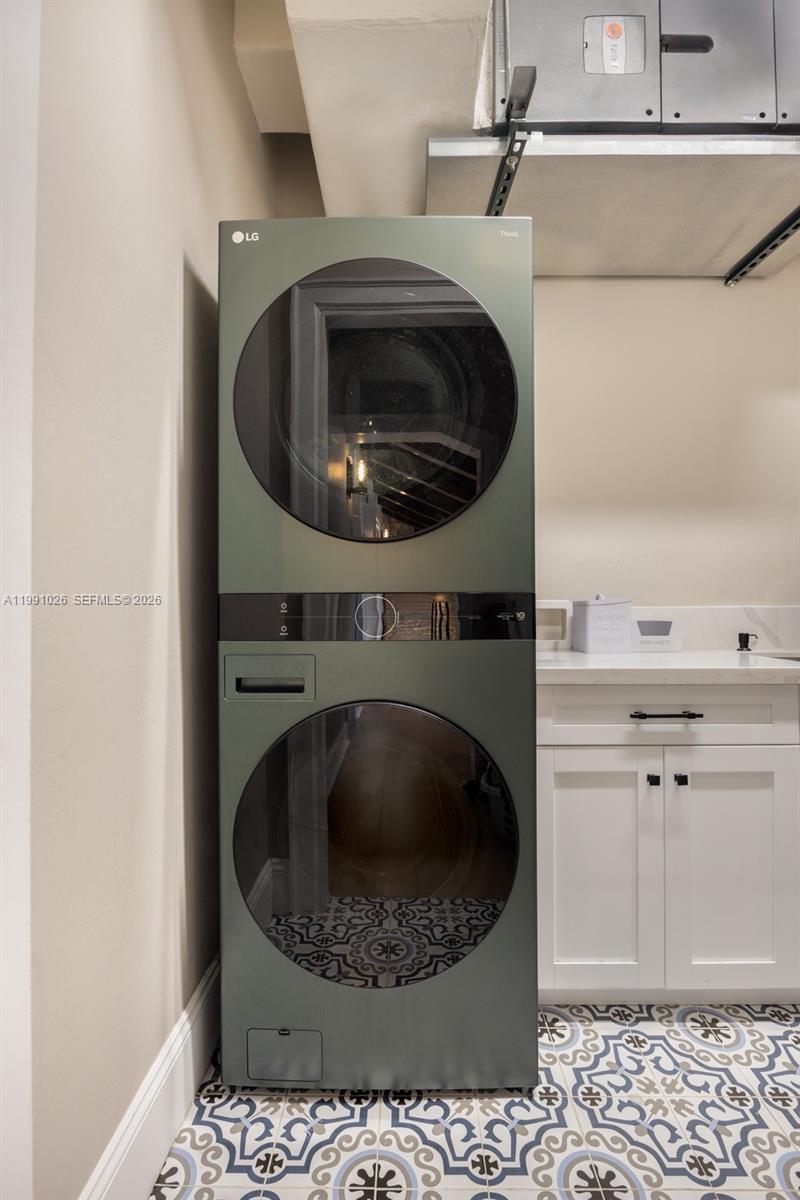 SPRINGER GROVES - Residential