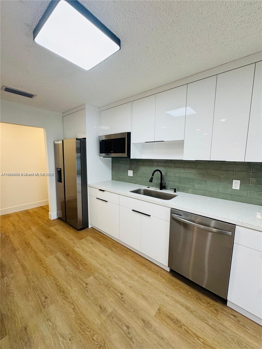 BOULEVARD WOODS NORTH - Residential