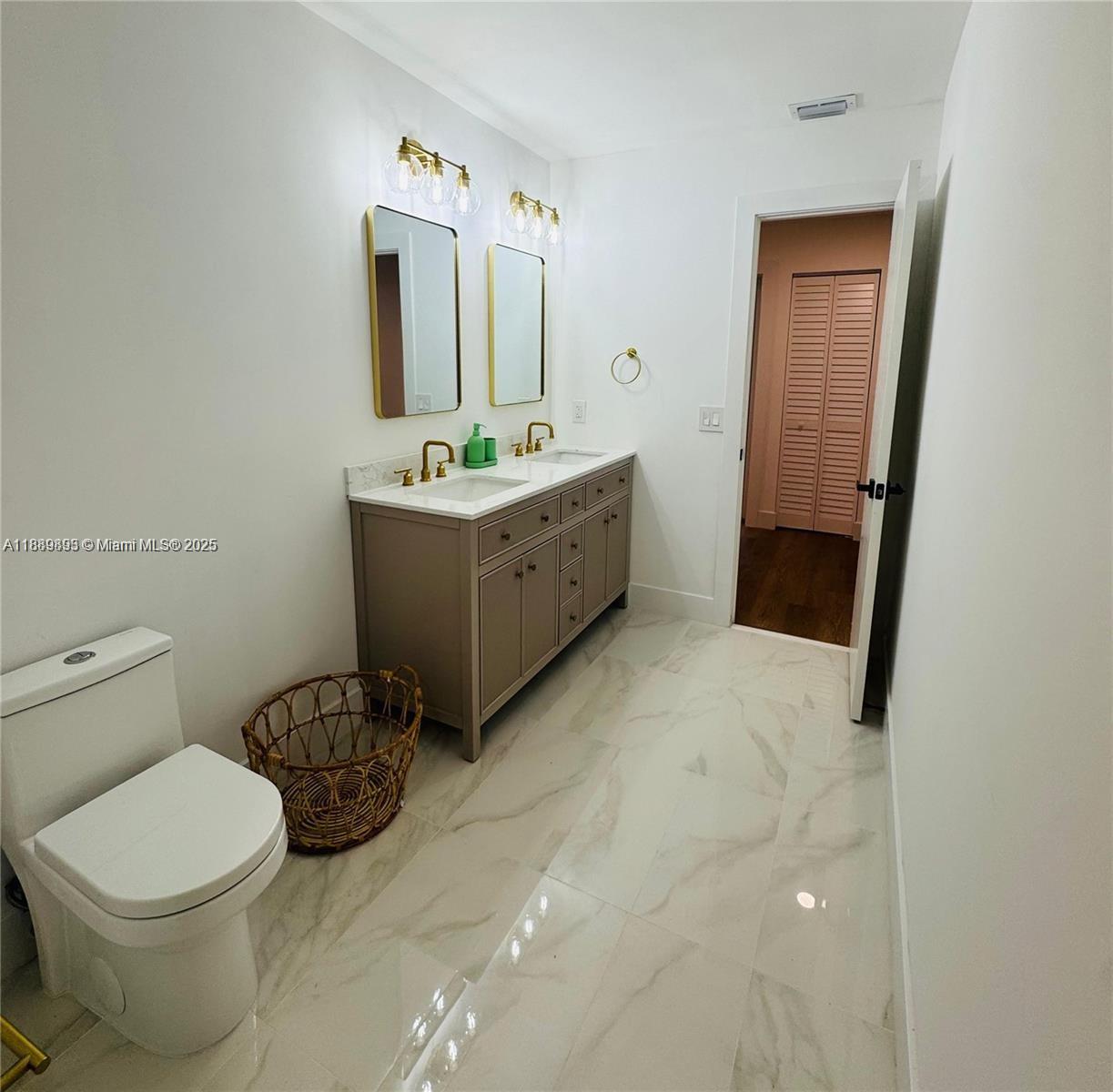 BOULEVARD WOODS NORTH - Residential