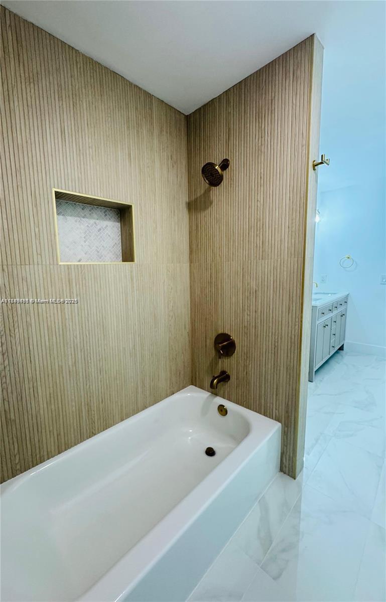 BOULEVARD WOODS NORTH - Residential