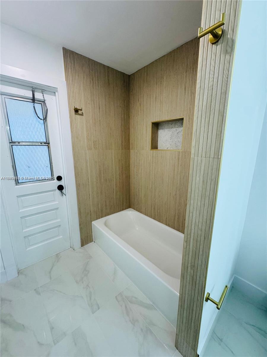 BOULEVARD WOODS NORTH - Residential