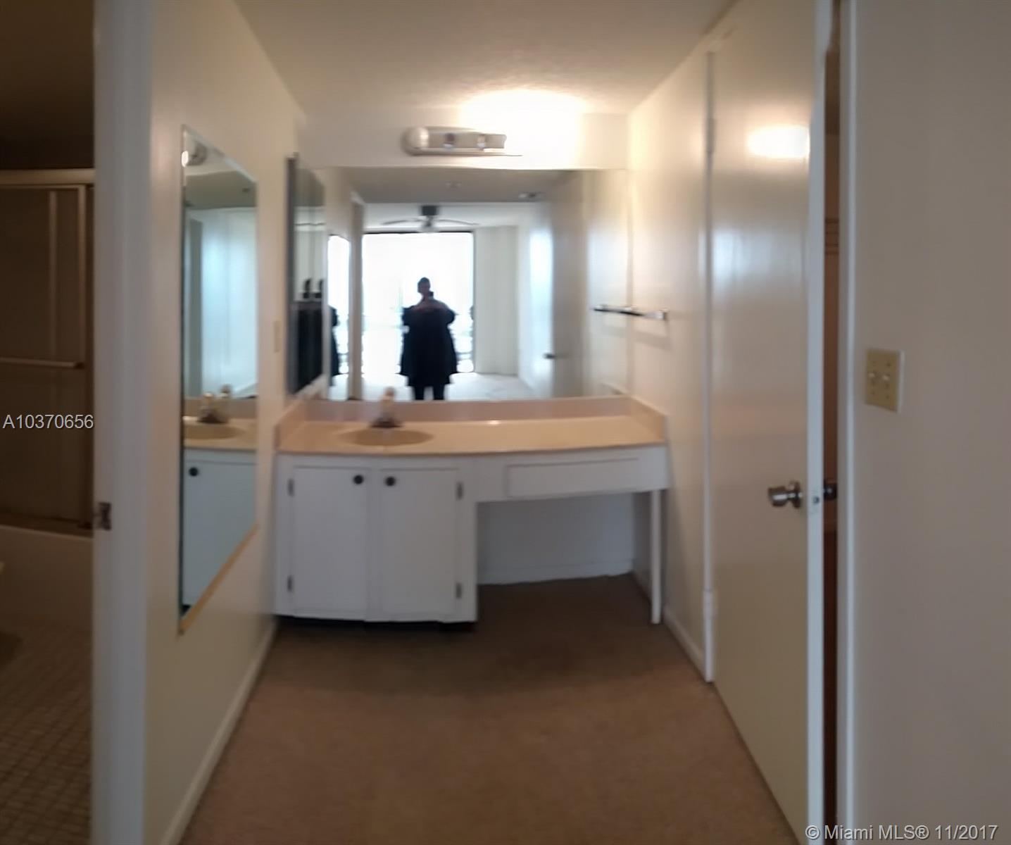 WINSTON TOWERS 600 CONDO - Residential