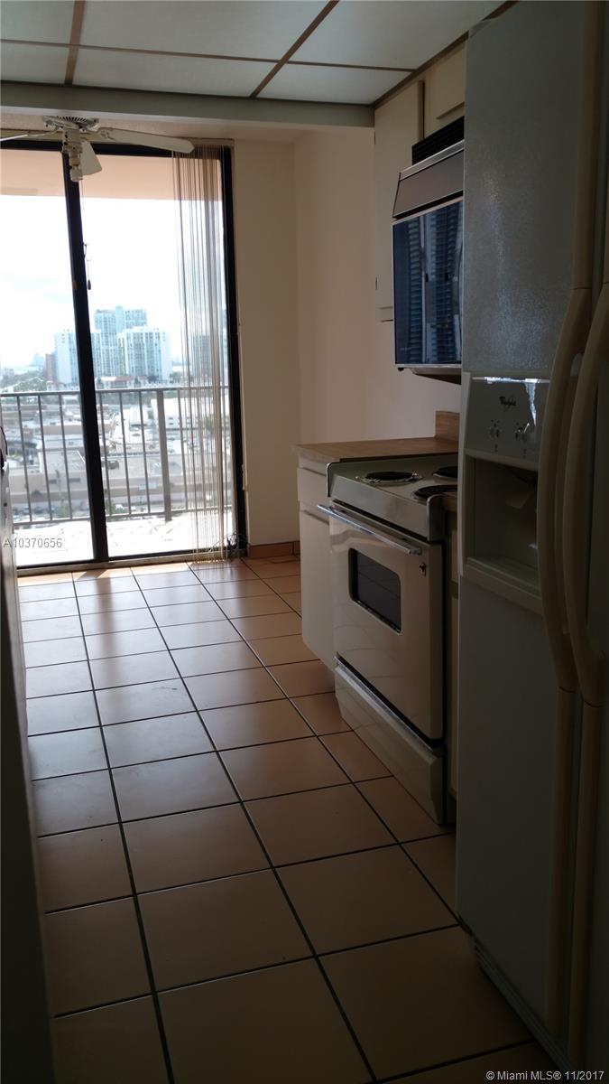 WINSTON TOWERS 600 CONDO - Residential