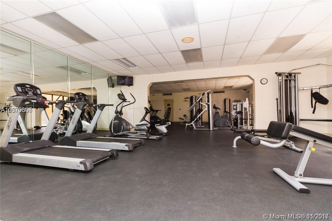 WINSTON TOWERS 600 CONDO - Residential