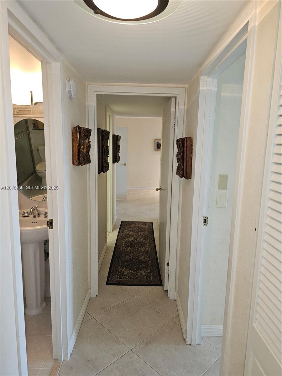 AVANT GARDE CONDO - Residential Lease