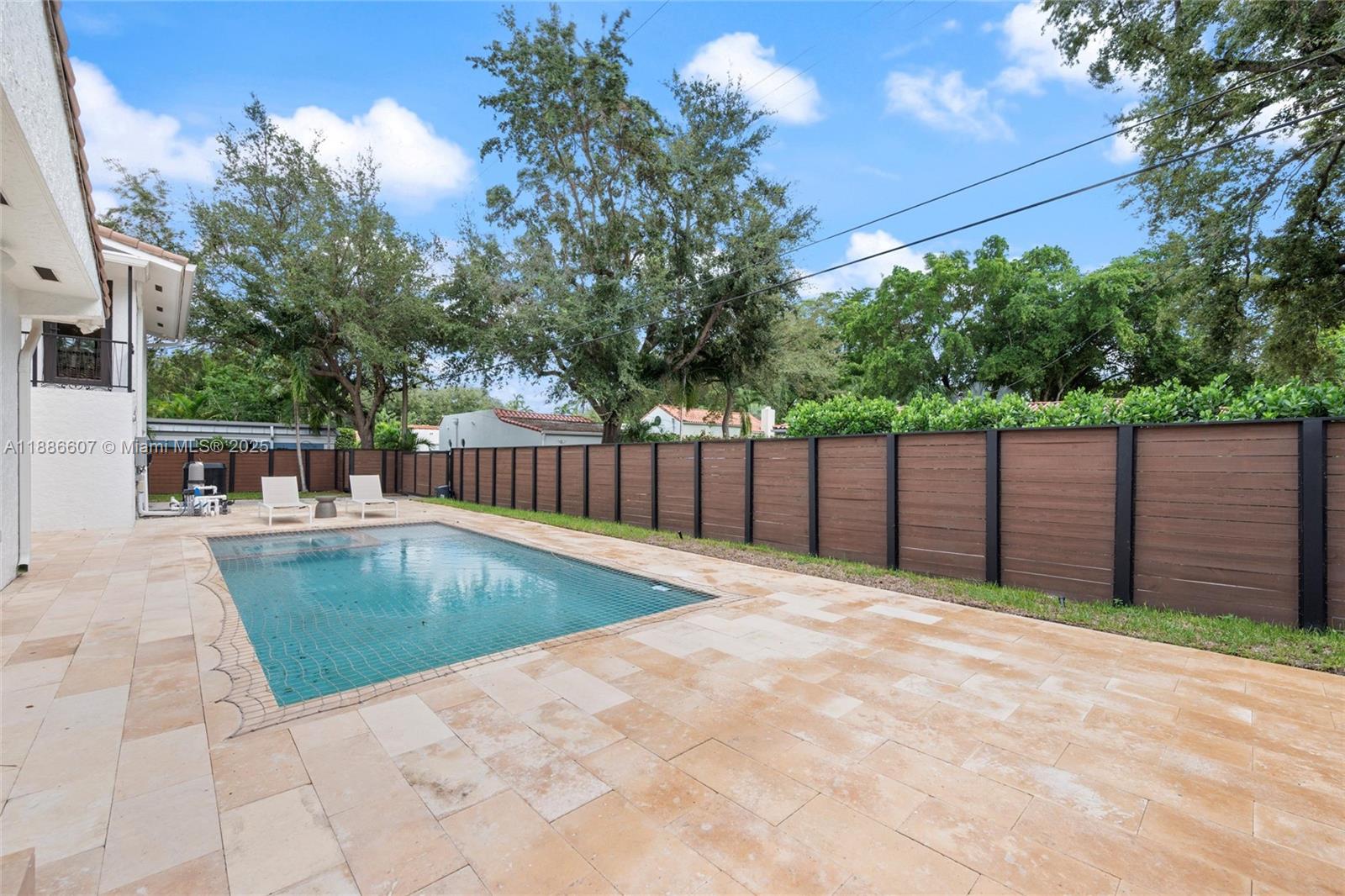 MIAMI SHORES SEC 3 - Residential