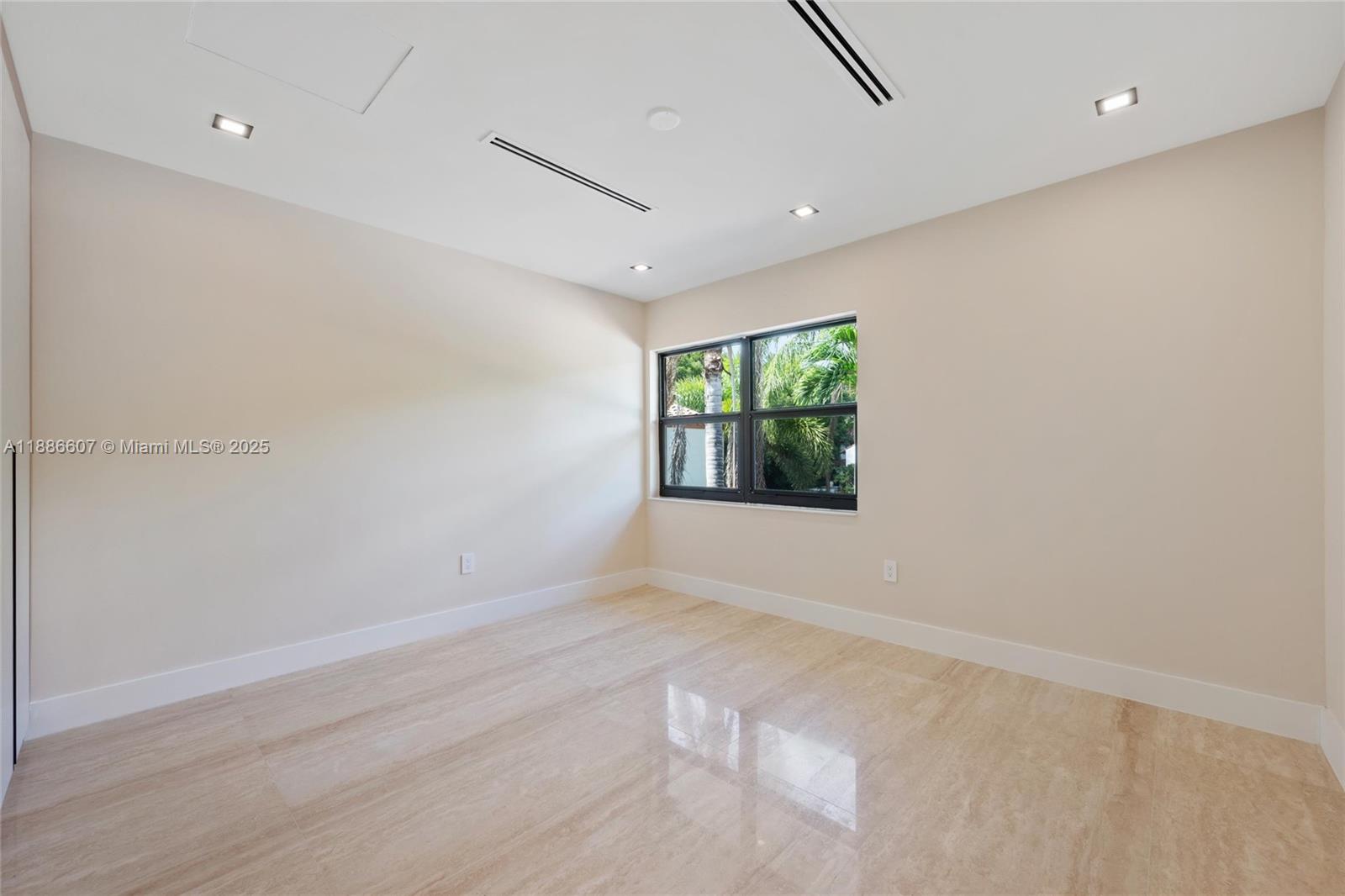 MIAMI SHORES SEC 3 - Residential