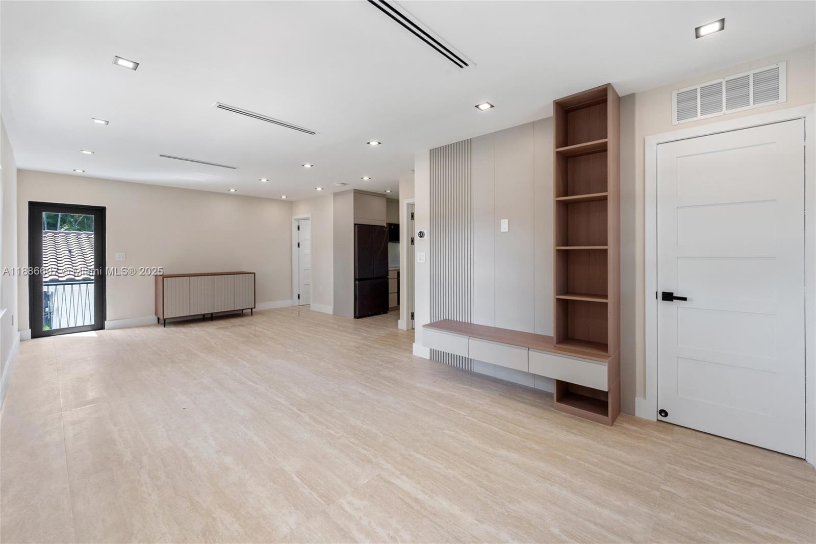 MIAMI SHORES SEC 3 - Residential