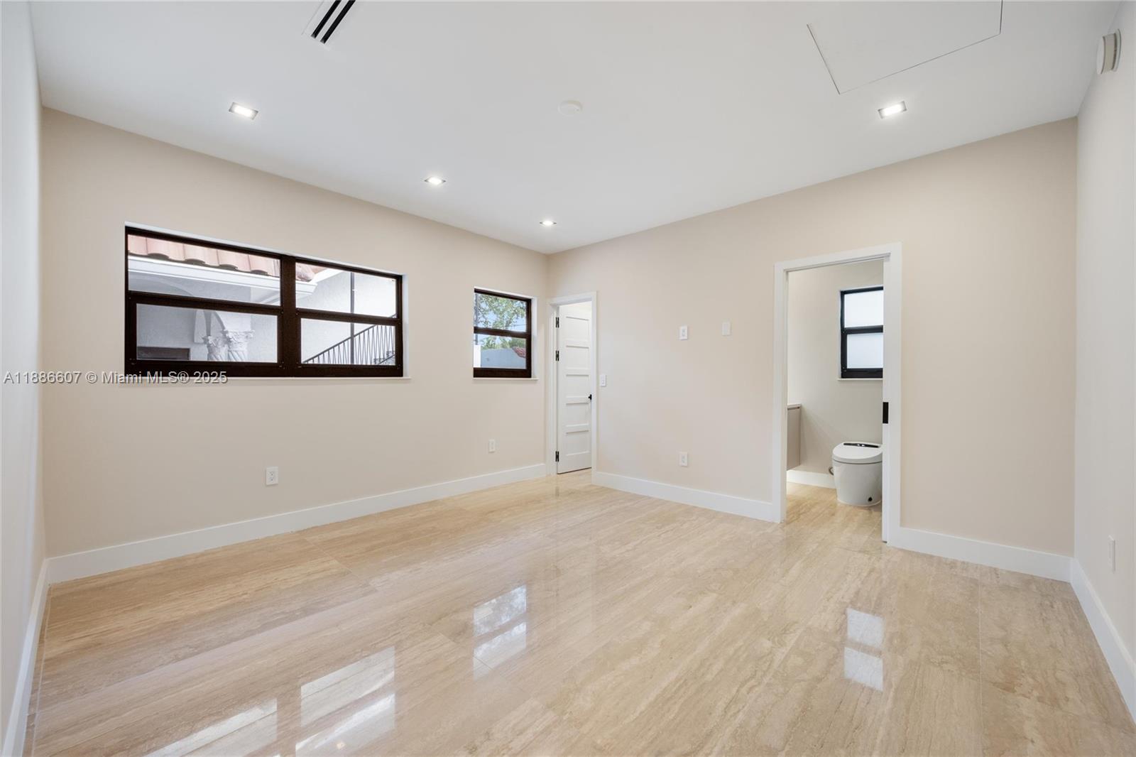 MIAMI SHORES SEC 3 - Residential