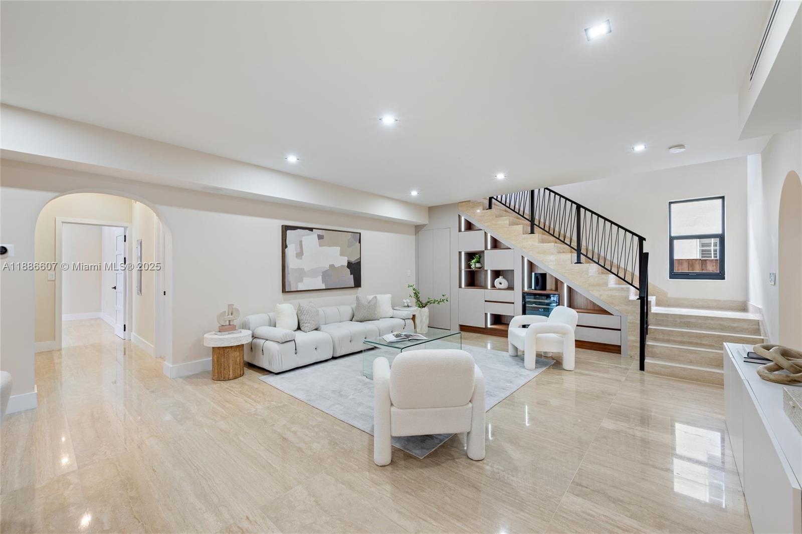 MIAMI SHORES SEC 3 - Residential