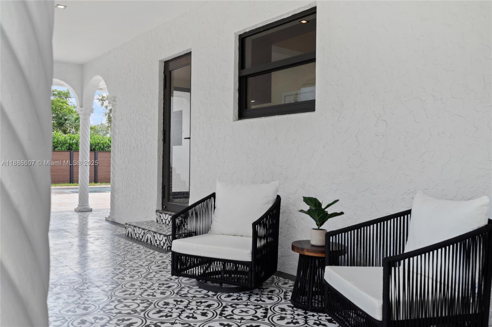 MIAMI SHORES SEC 3 - Residential