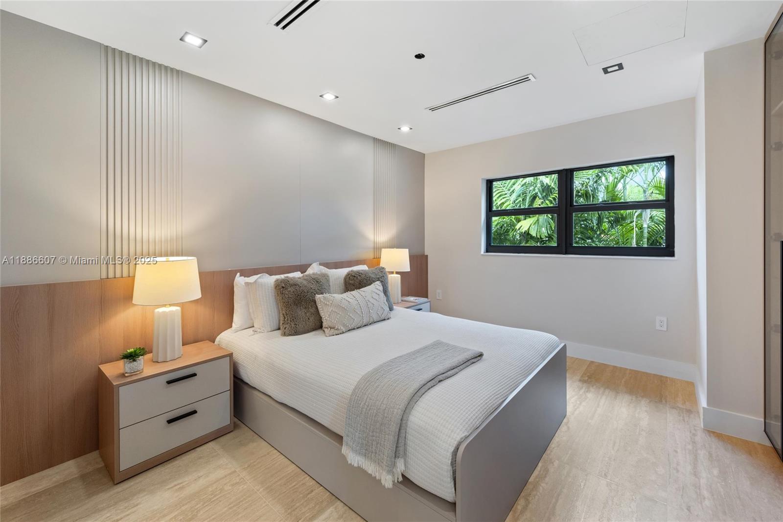 MIAMI SHORES SEC 3 - Residential