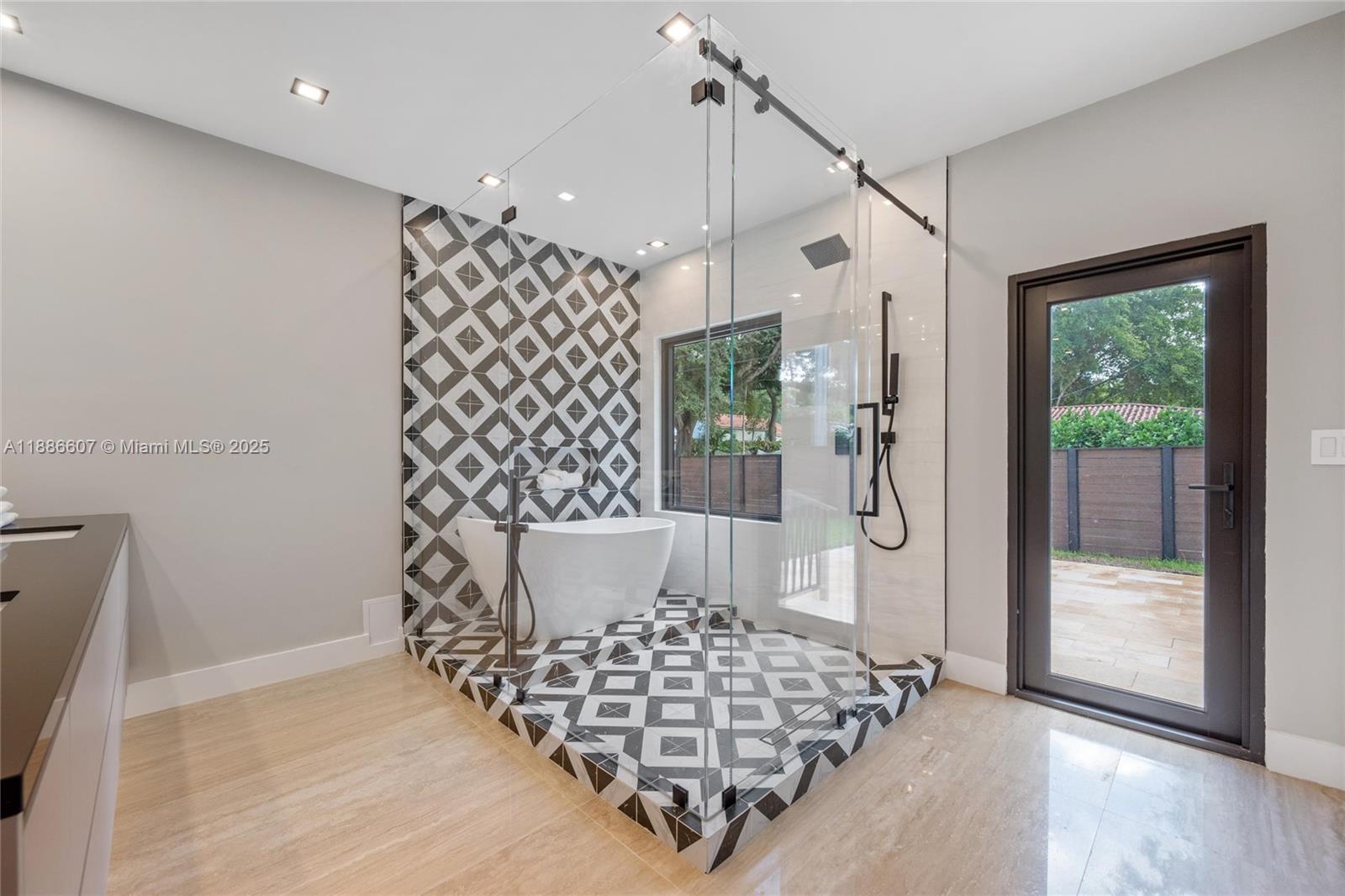 MIAMI SHORES SEC 3 - Residential