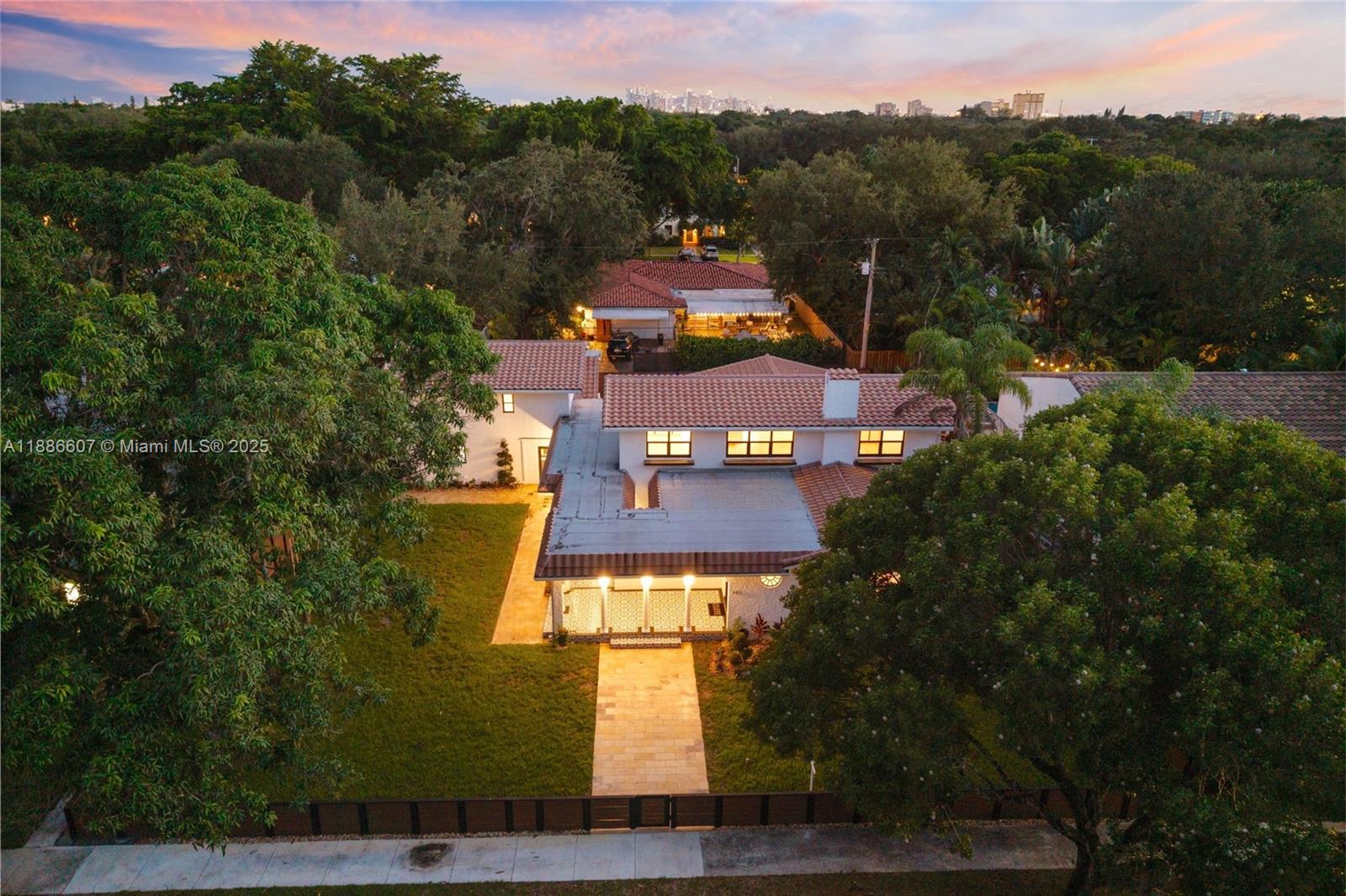 MIAMI SHORES SEC 3 - Residential