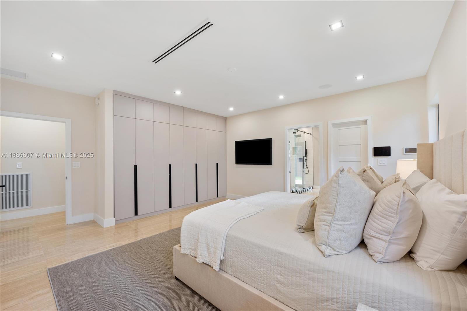 MIAMI SHORES SEC 3 - Residential