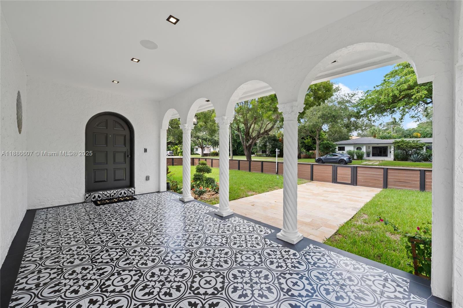 MIAMI SHORES SEC 3 - Residential