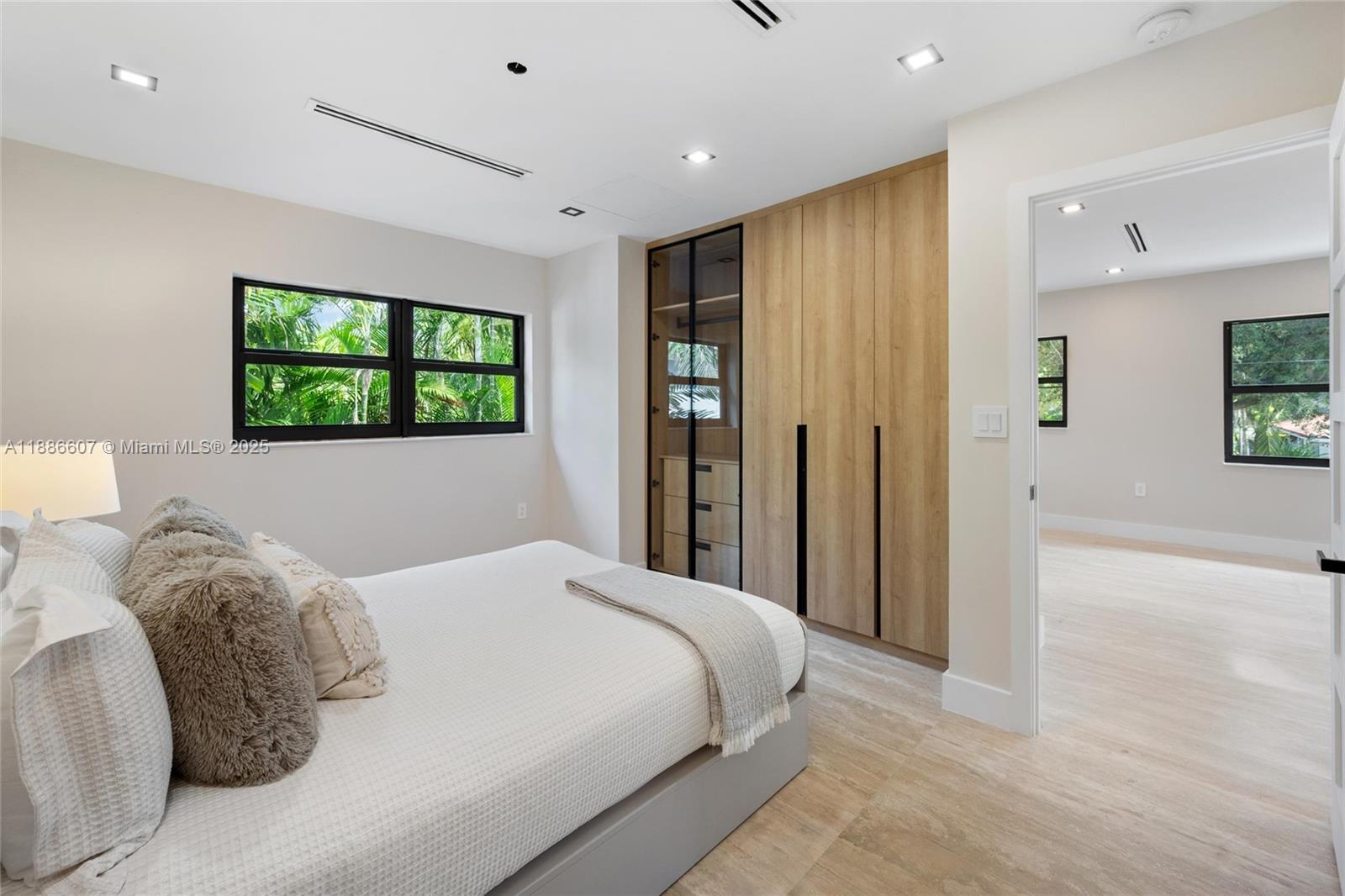 MIAMI SHORES SEC 3 - Residential