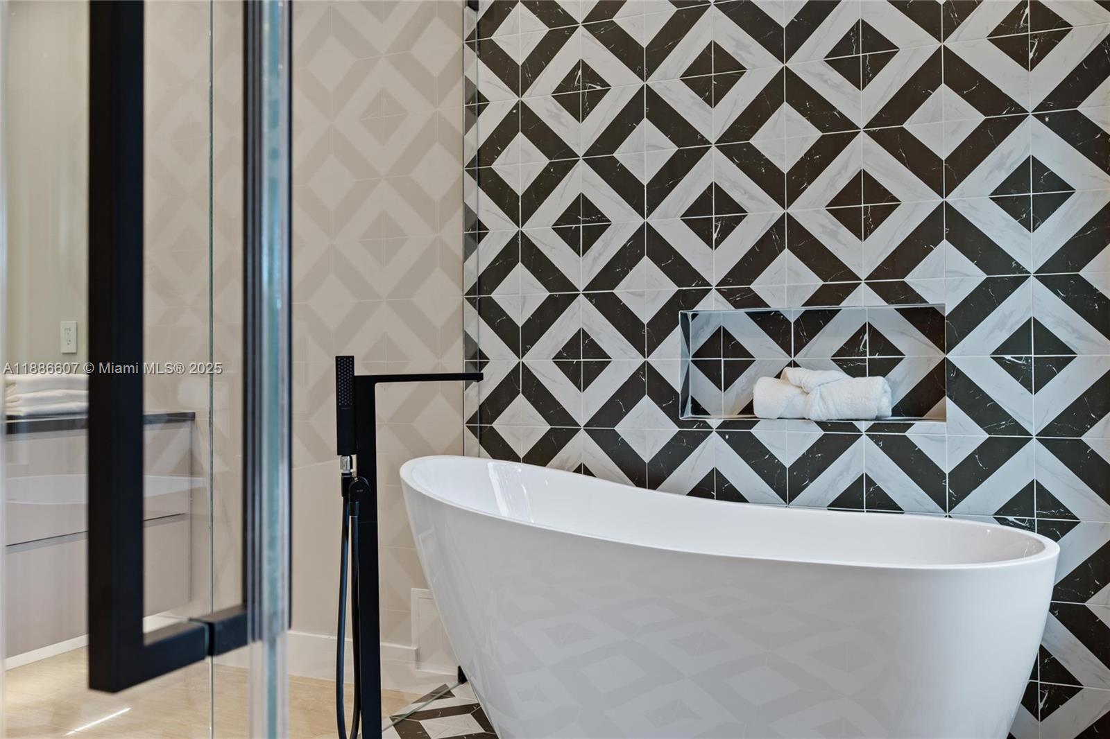 MIAMI SHORES SEC 3 - Residential