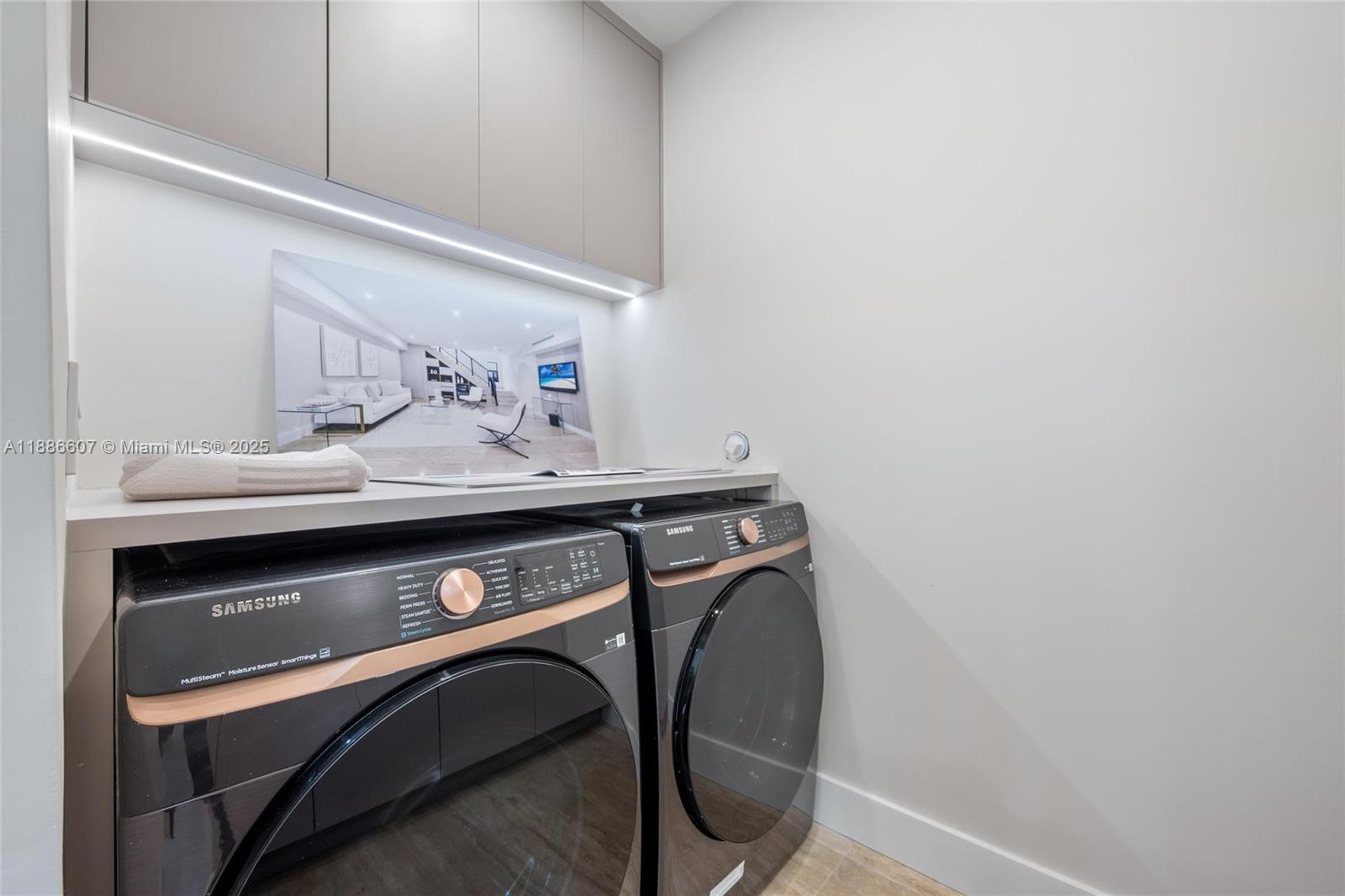 MIAMI SHORES SEC 3 - Residential