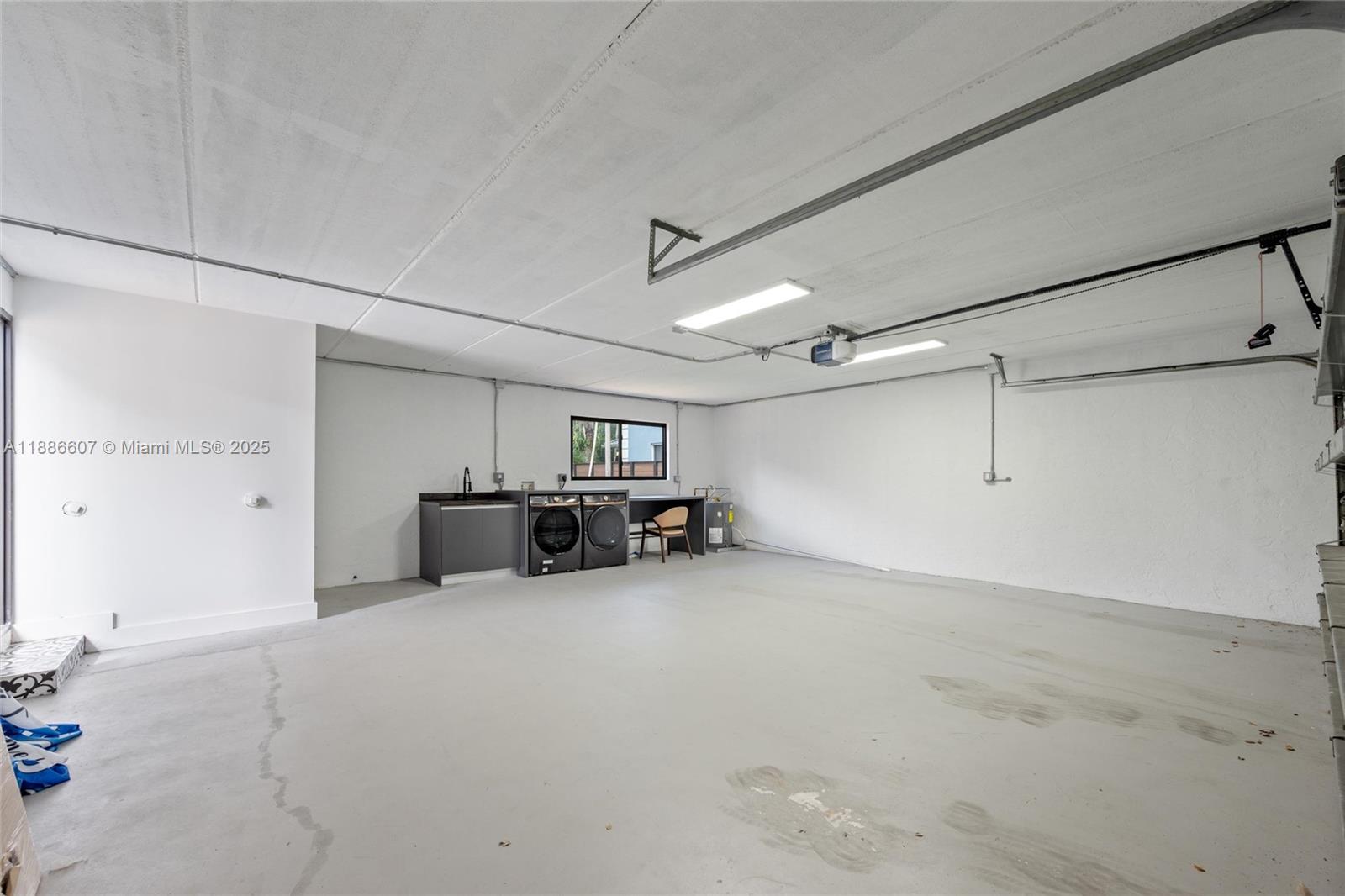 MIAMI SHORES SEC 3 - Residential