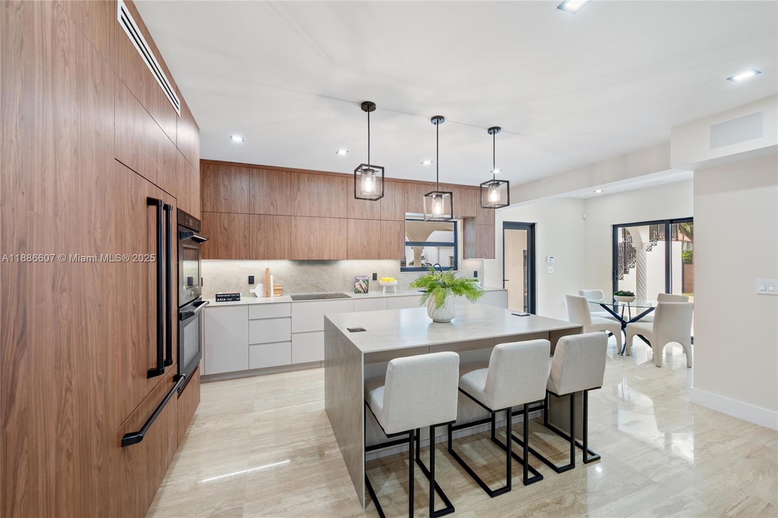 MIAMI SHORES SEC 3 - Residential