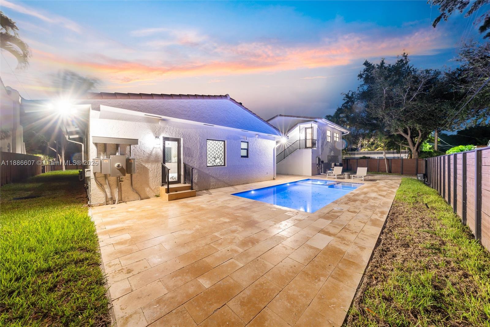 MIAMI SHORES SEC 3 - Residential