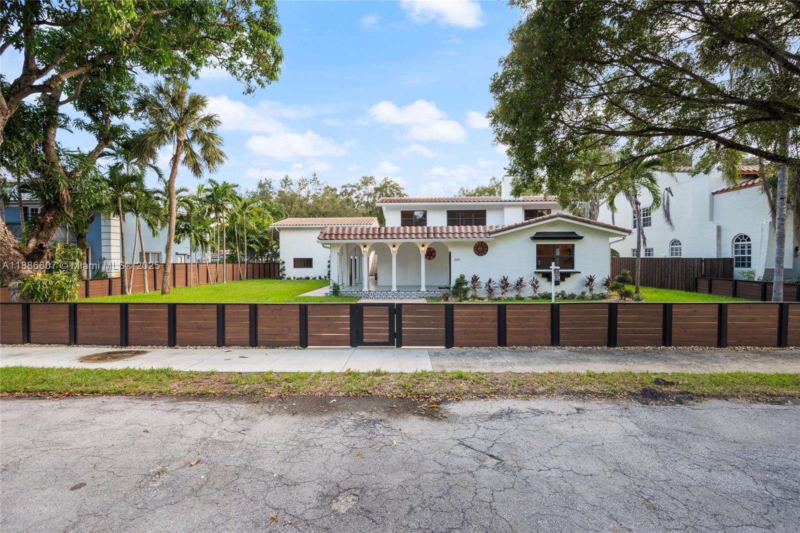 MIAMI SHORES SEC 3 - Residential
