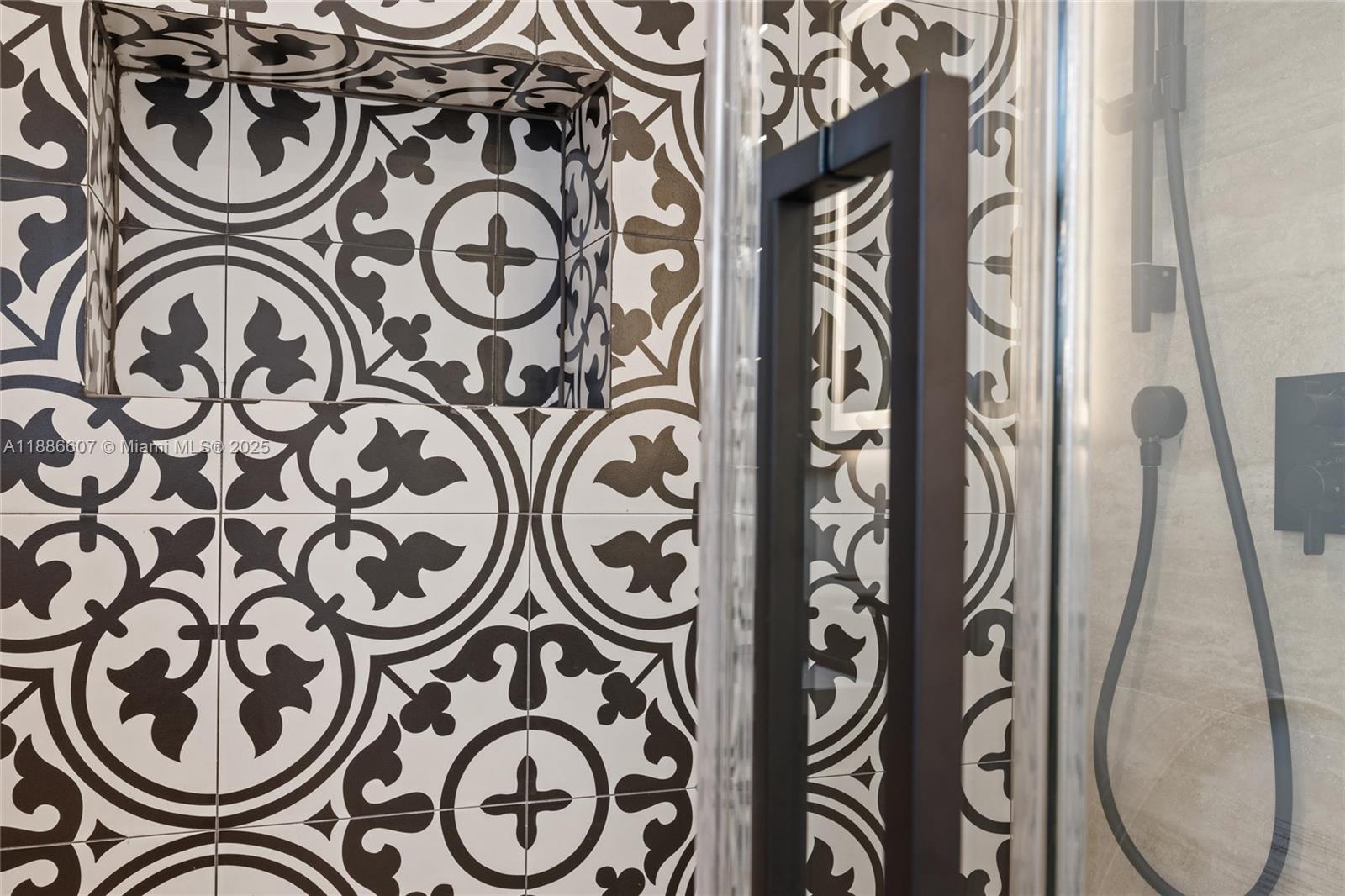 MIAMI SHORES SEC 3 - Residential