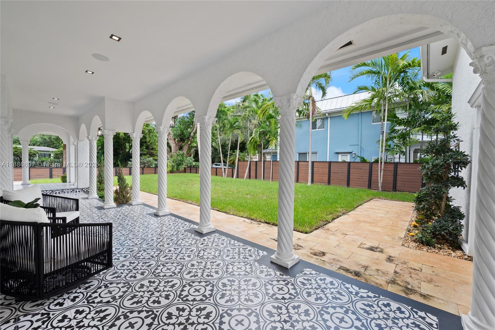 MIAMI SHORES SEC 3 - Residential