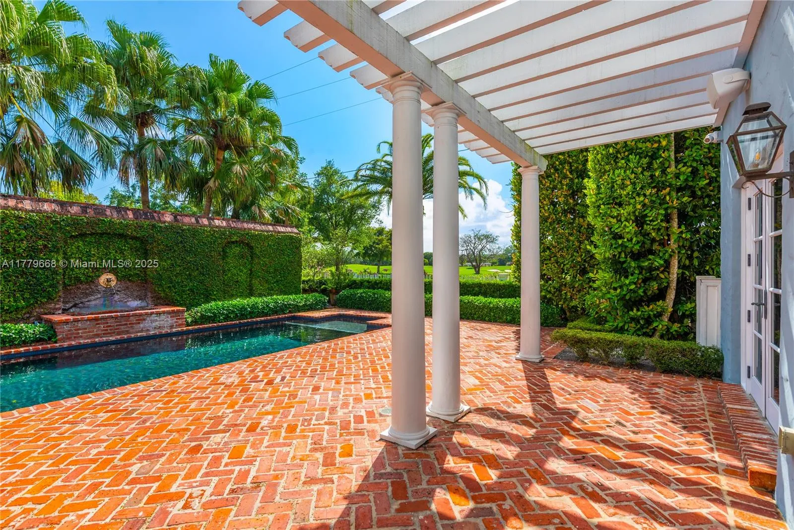 Coral Gables, Florida 33146, United States, 5 Bedrooms Bedrooms, ,5 BathroomsBathrooms,Residential,Pending,104476