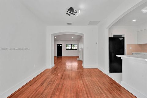 9173 Byron Ave Surfside FL 33154