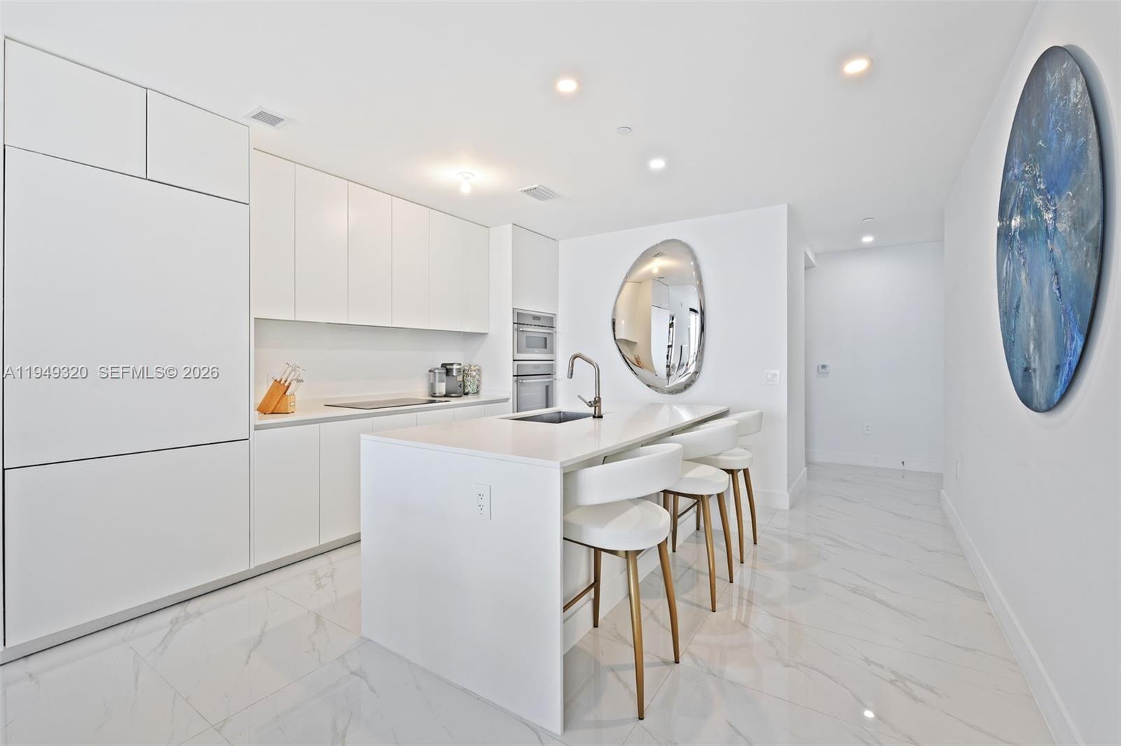 ARIA RESERVE SOUTH CONDO - Residential