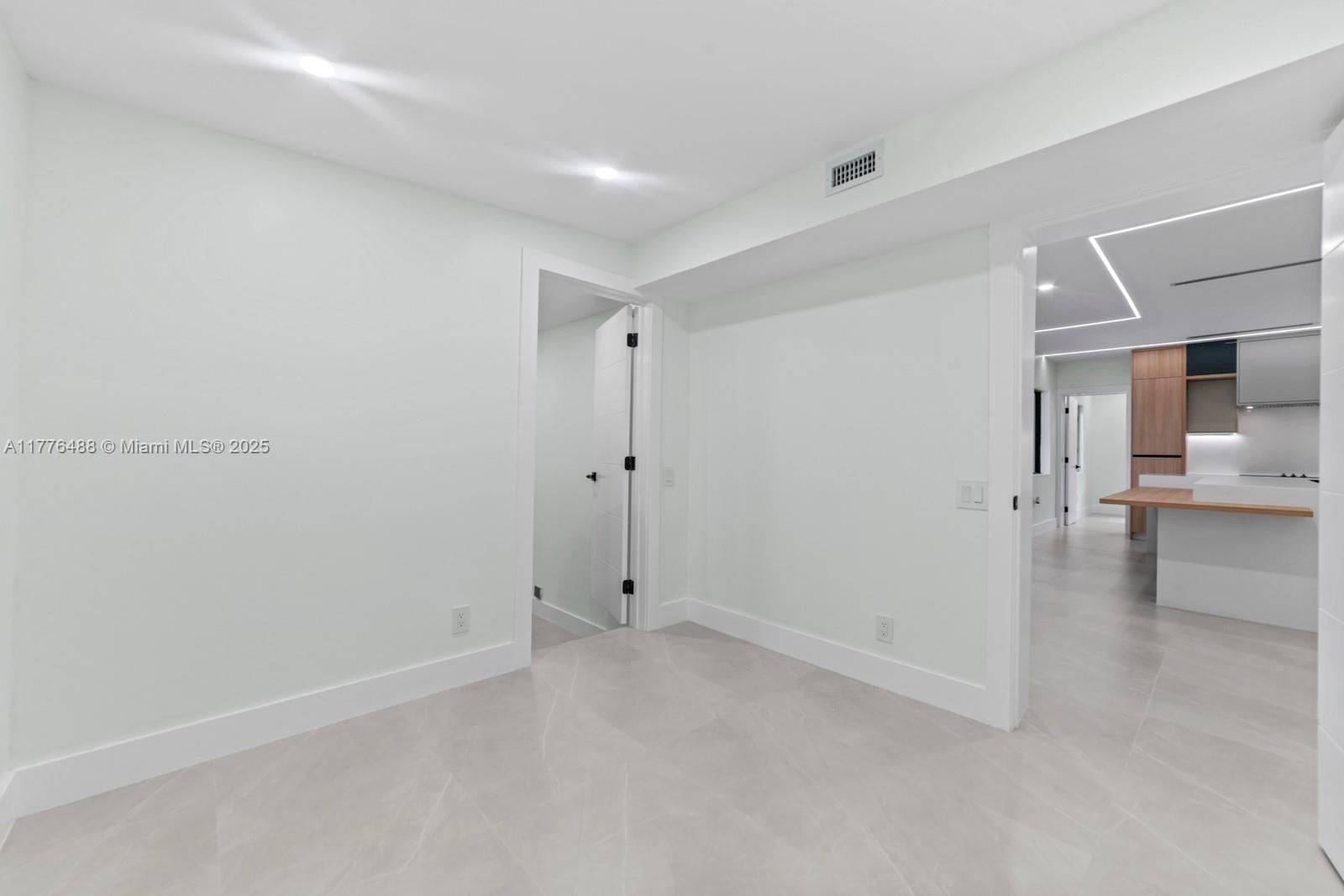 REV PL OF COUNTRY CLUB ES - Residential