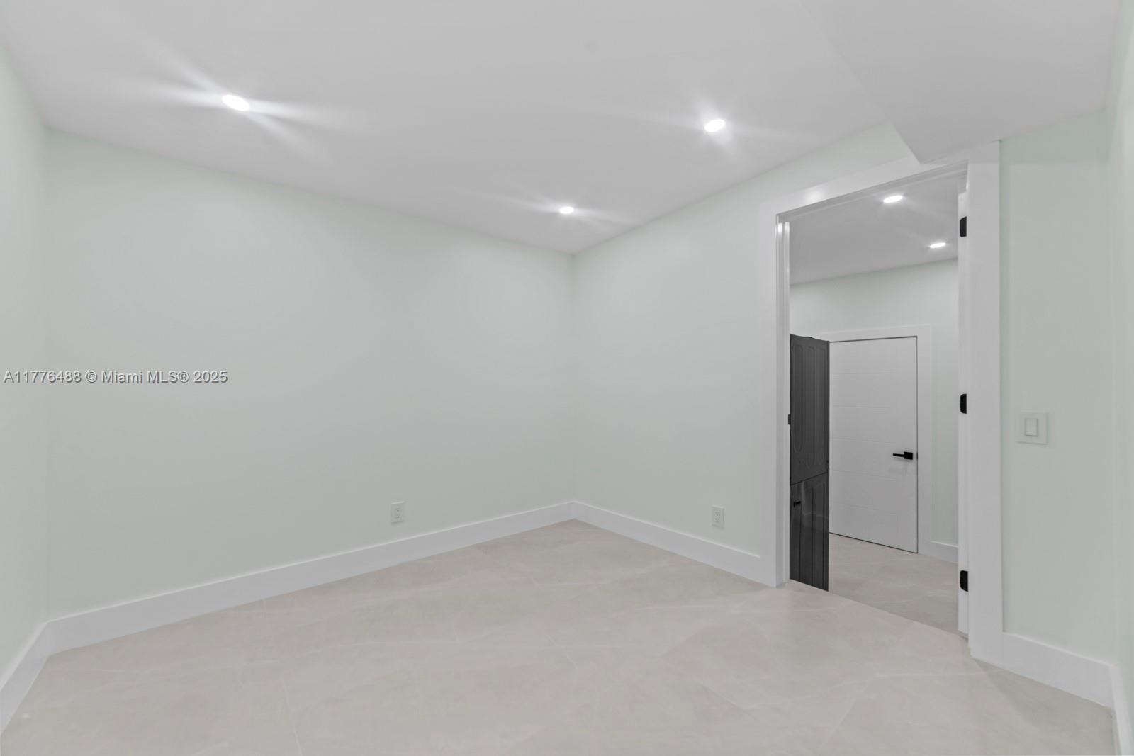 REV PL OF COUNTRY CLUB ES - Residential
