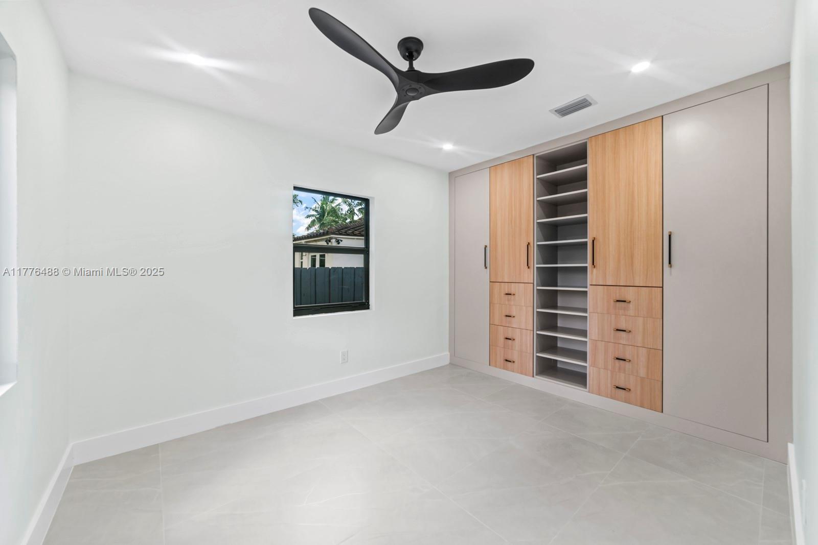 REV PL OF COUNTRY CLUB ES - Residential