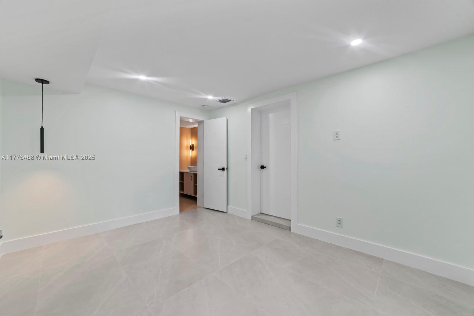 REV PL OF COUNTRY CLUB ES - Residential