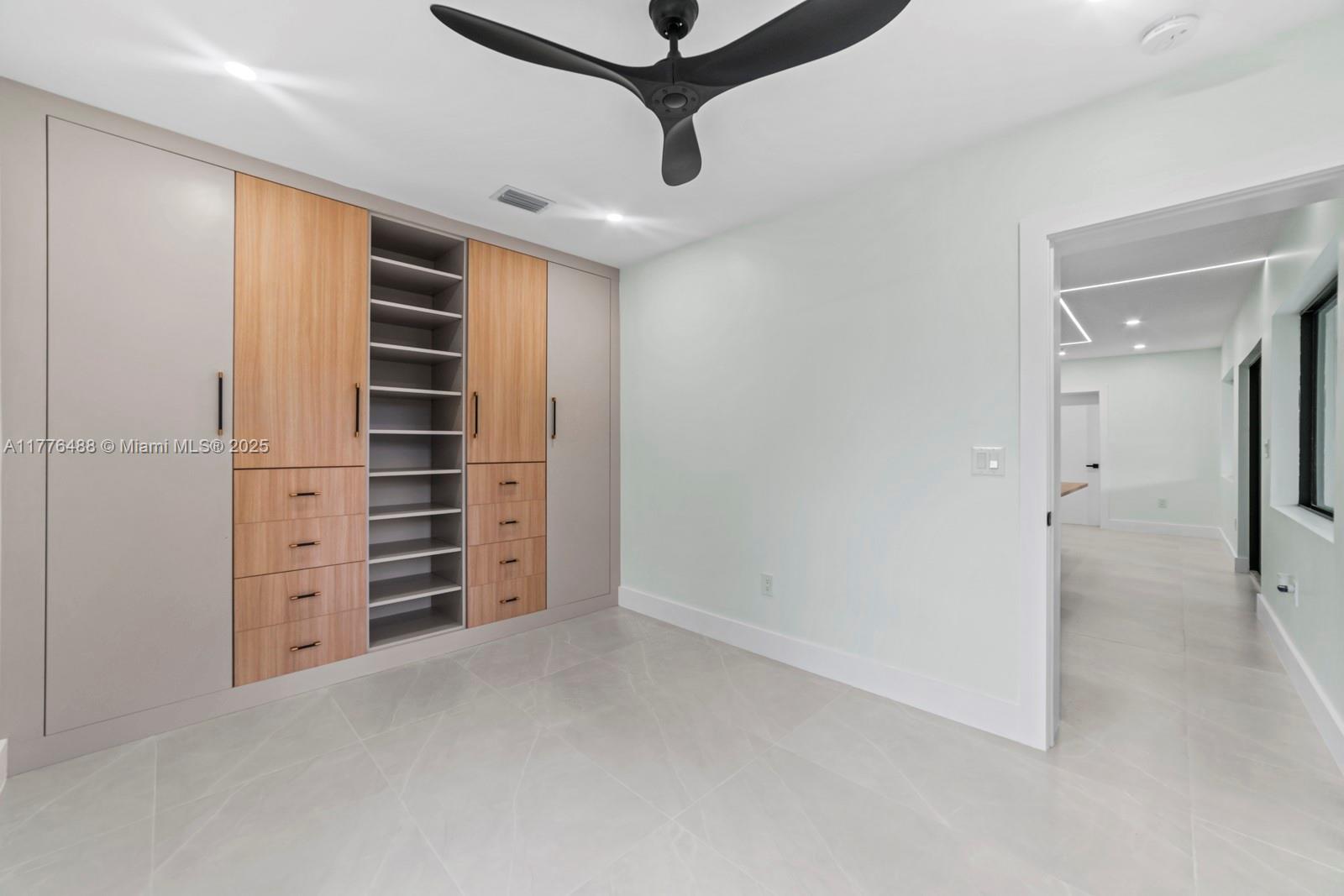 REV PL OF COUNTRY CLUB ES - Residential