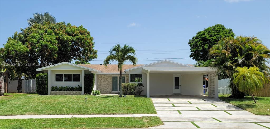 Photo of 6640 SW 7 St, Pembroke Pines, FL 33023 (MLS # A12062486)