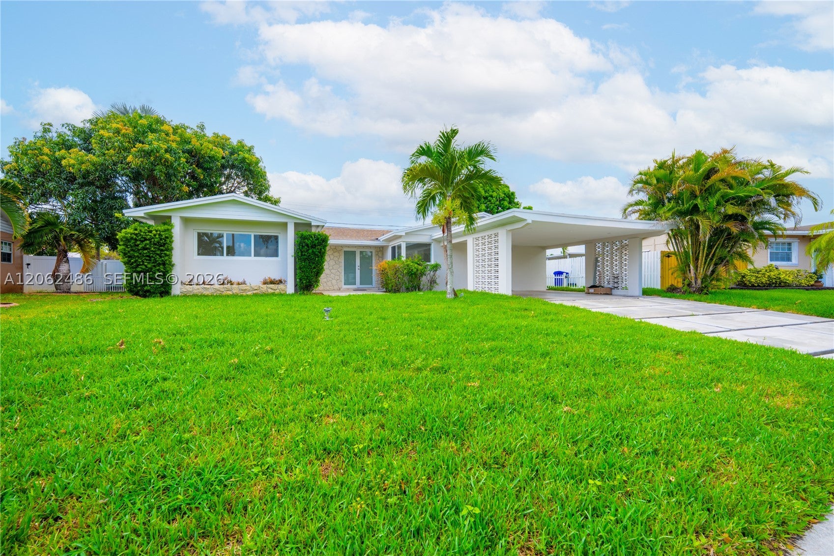 6640 SW 7 ST.