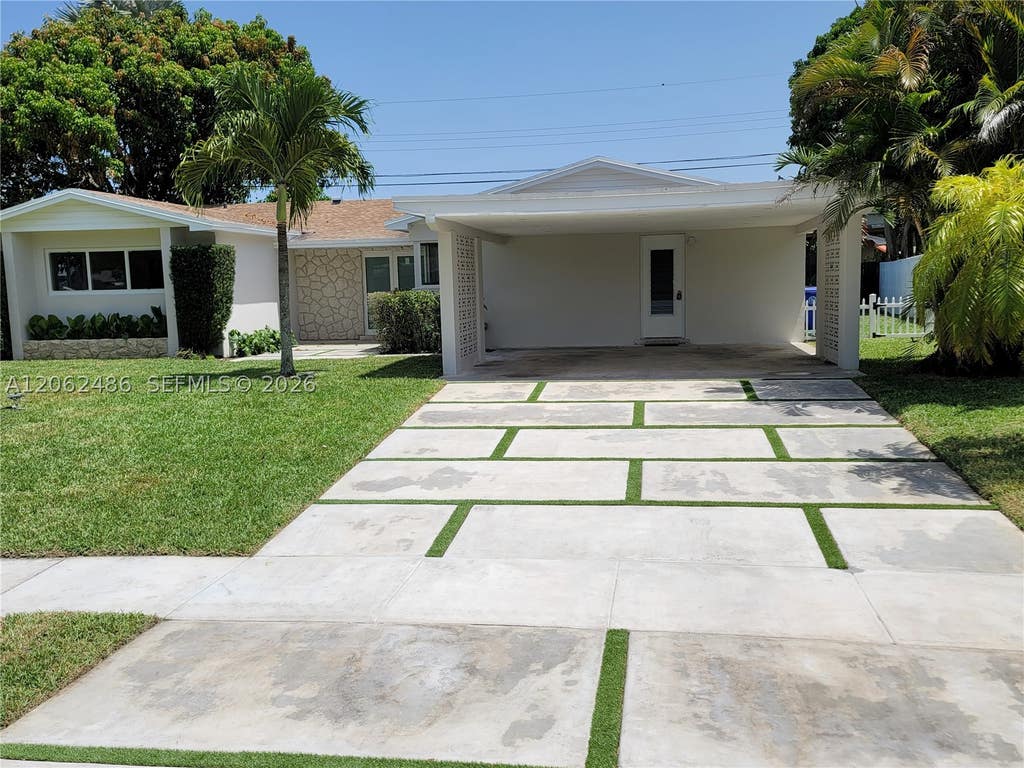 Photo of 6640 SW 7 St, Pembroke Pines, FL 33023 (MLS # A12062486)