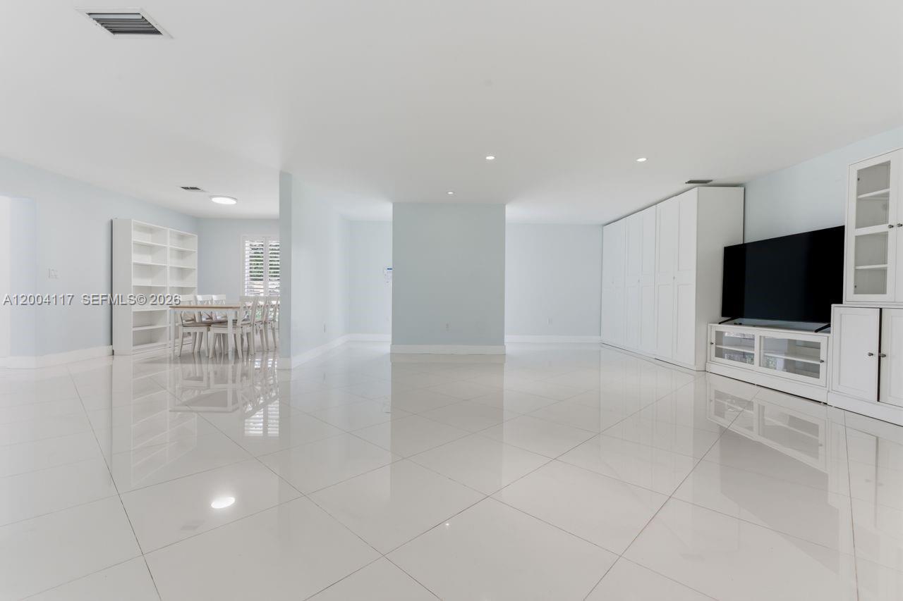 KENDALE SOUTH SEC 1 - Residential