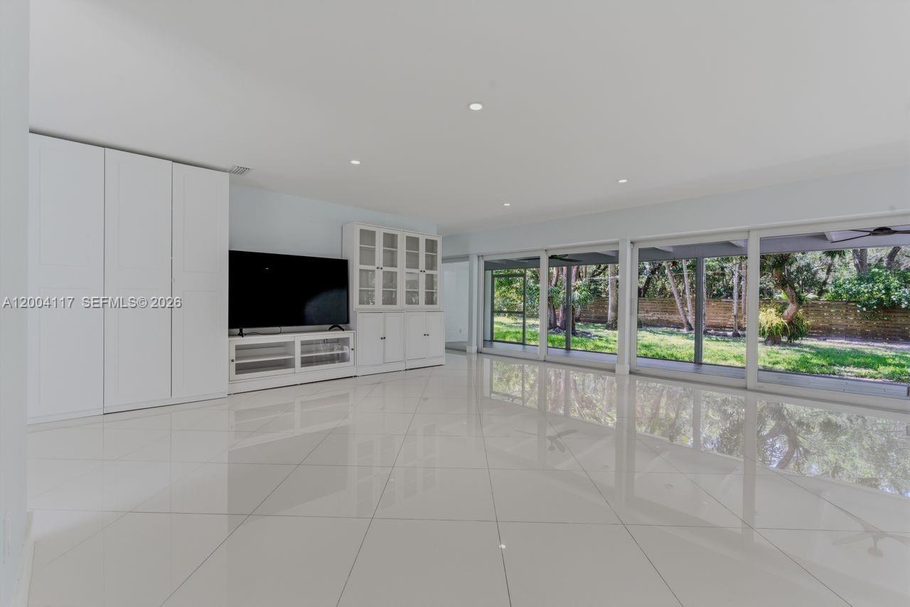 KENDALE SOUTH SEC 1 - Residential