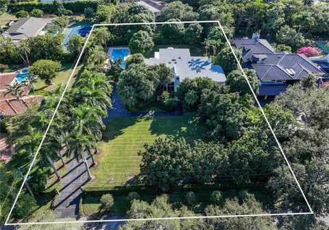 A home in Pinecrest