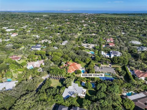 A home in Pinecrest